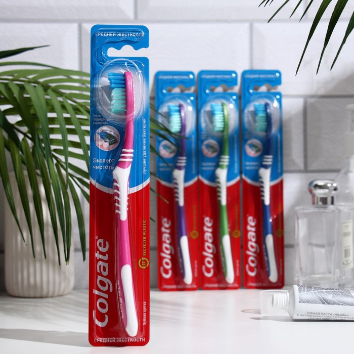 Зубная щетка Colgate "Экстра Чистота", средней жесткости микс